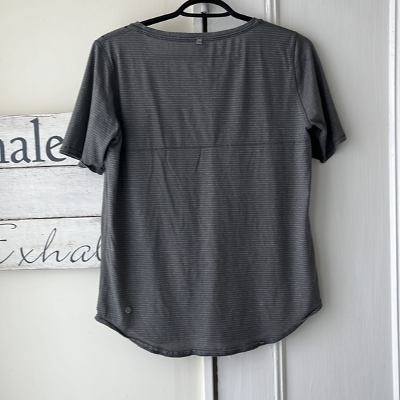 Lululemon Run Away tee - Picture 2 of 4